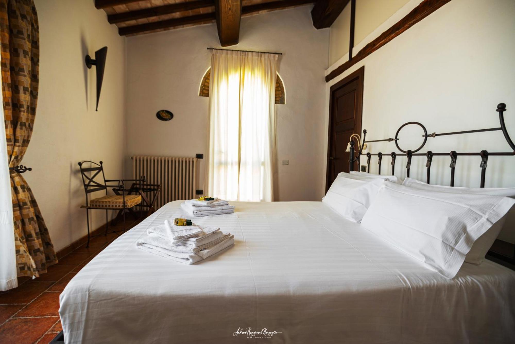Agriturismo Aia Leccioni Micciano Esterno foto