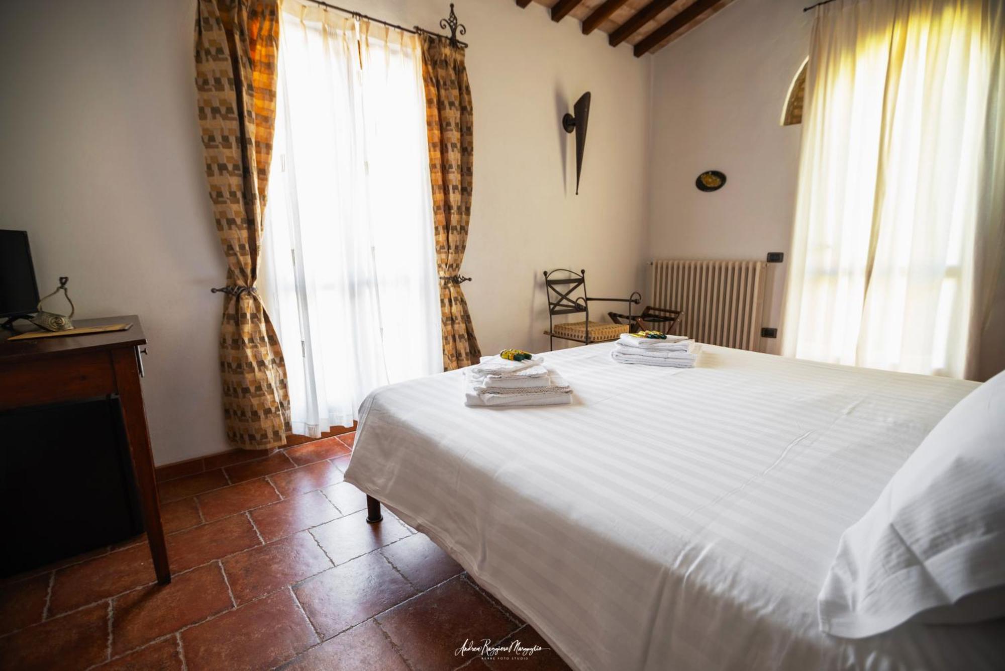 Agriturismo Aia Leccioni Micciano Esterno foto